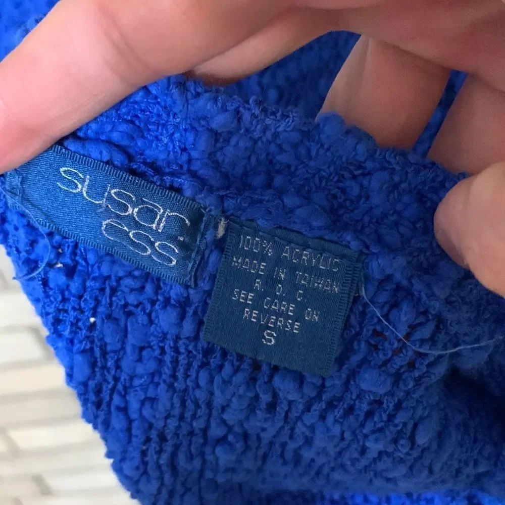 3for$20 sweater small - Picture 3 of 4